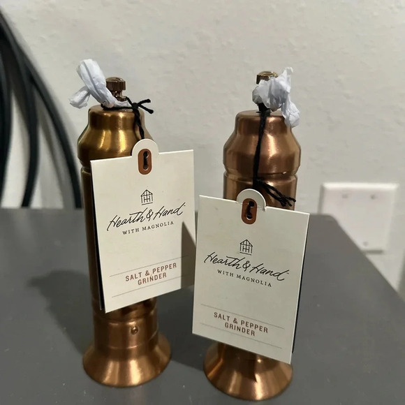 NWT Tall Salt and Pepper Crank Grinder
Copper Finish - Hearth & Hand - Picture 6 of 9